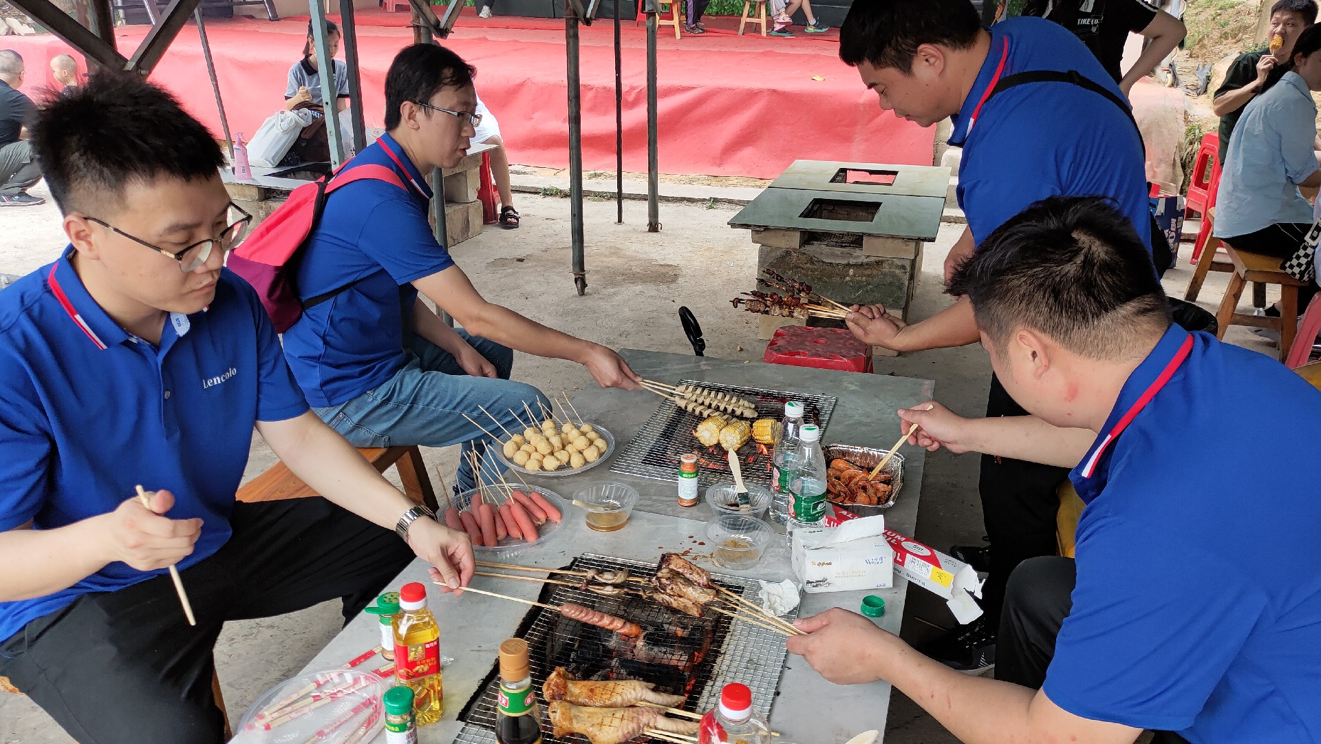 松湖騎行，穿樹飛花；農(nóng)家休閑，擁抱自然
